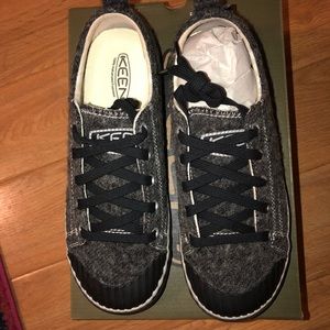 Keen Elsa fleece sneakers
